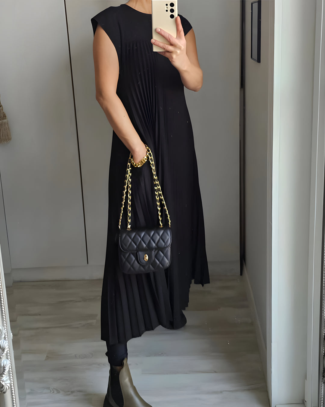 Cindy - Sleeveless Pleated Dress