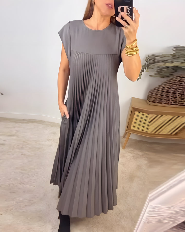 Cindy - Sleeveless Pleated Dress