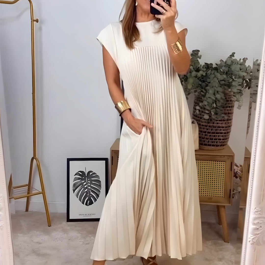 Cindy - Sleeveless Pleated Dress