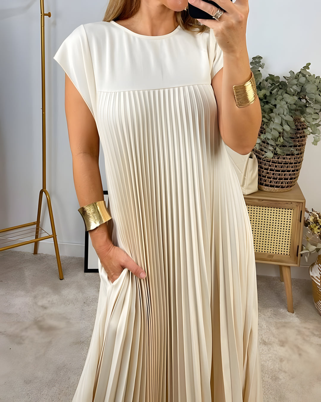 Cindy - Sleeveless Pleated Dress